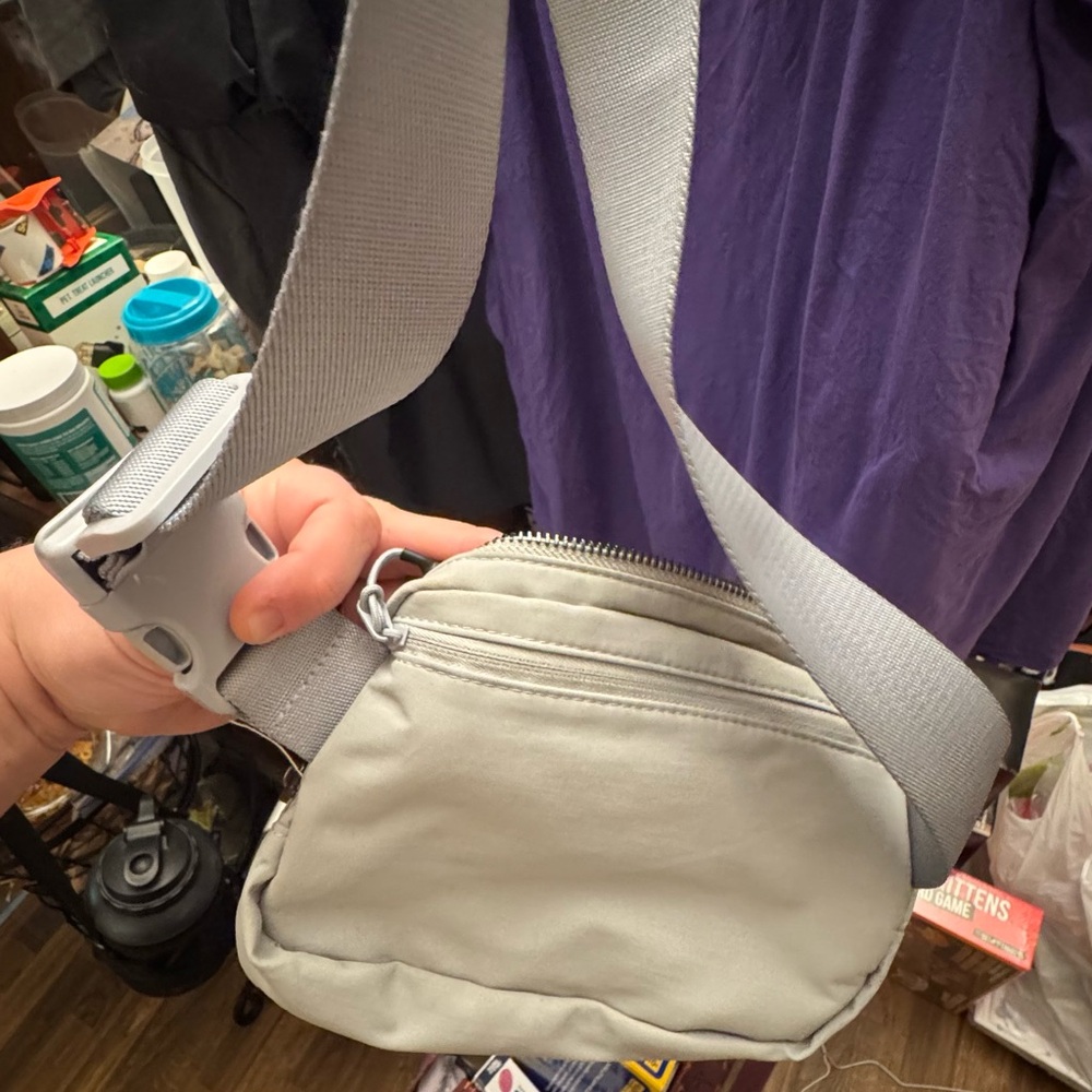 Silver/gray belt bag